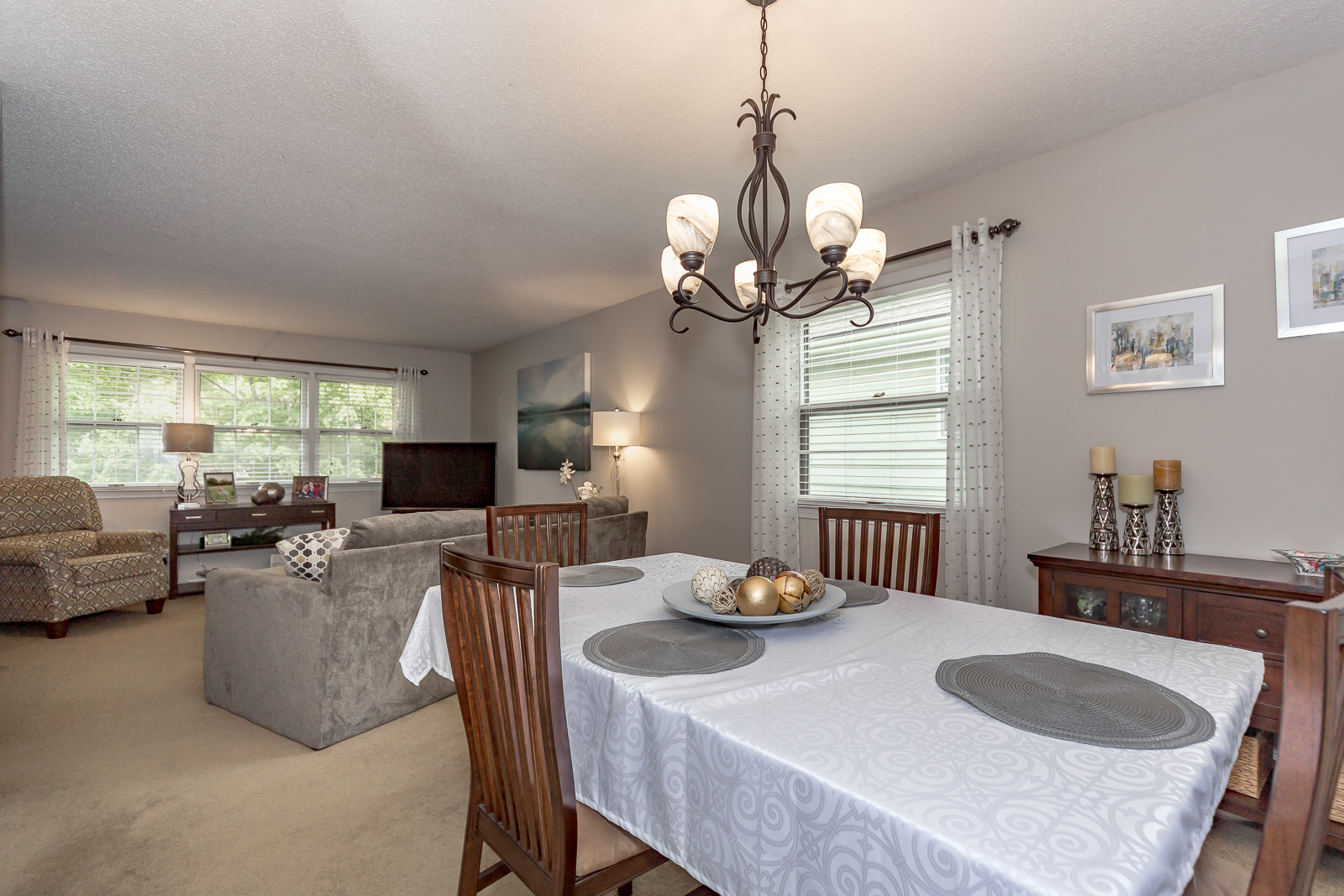 10404 Wyandotte St - Web-110.JPG