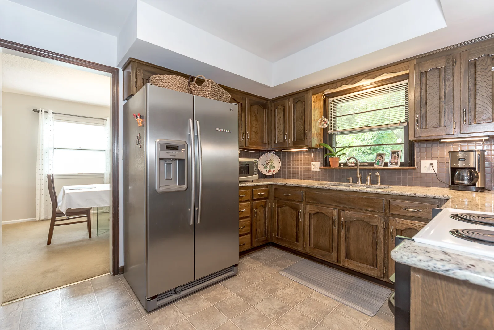 10404 Wyandotte St - Web-111.JPG