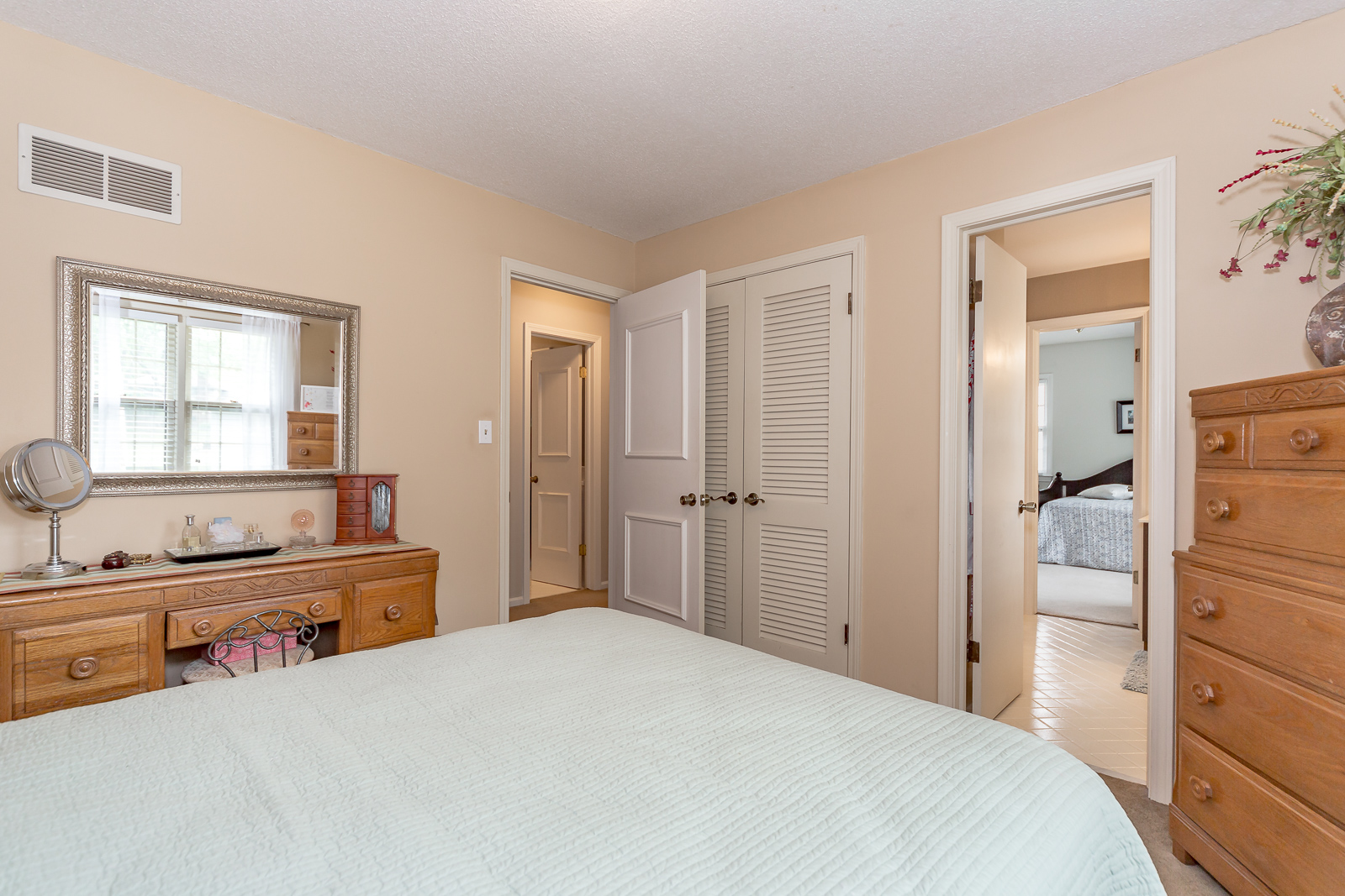10404 Wyandotte St - Web-119.JPG
