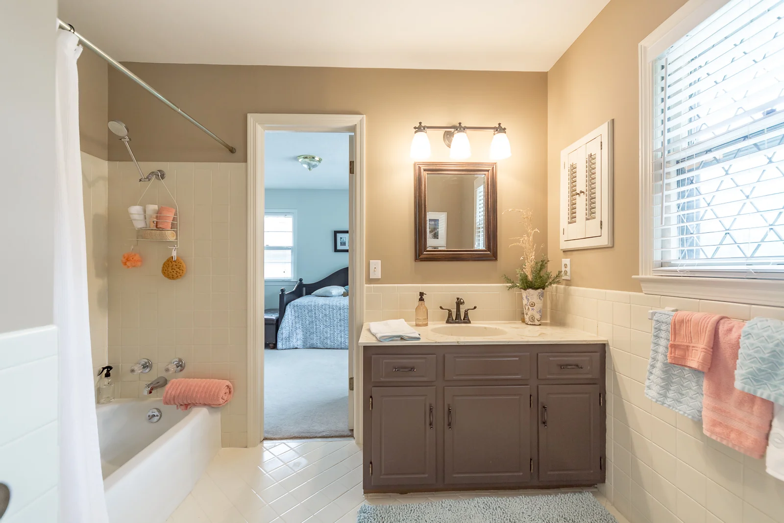 10404 Wyandotte St - Web-120.JPG