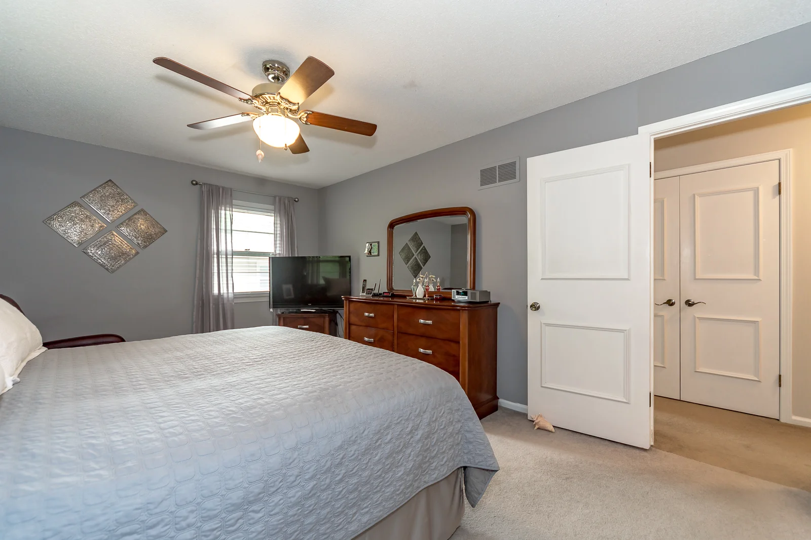 10404 Wyandotte St - Web-125.JPG
