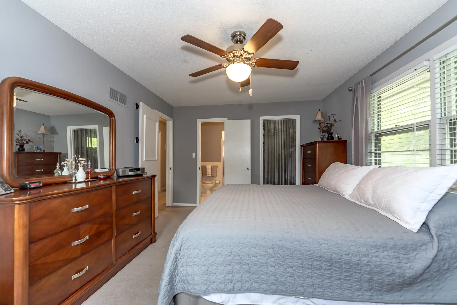 10404 Wyandotte St - Web-126.JPG