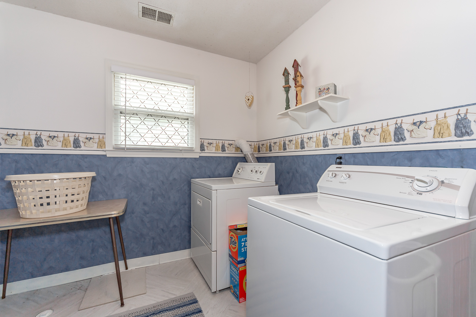 10404 Wyandotte St - Web-140.JPG