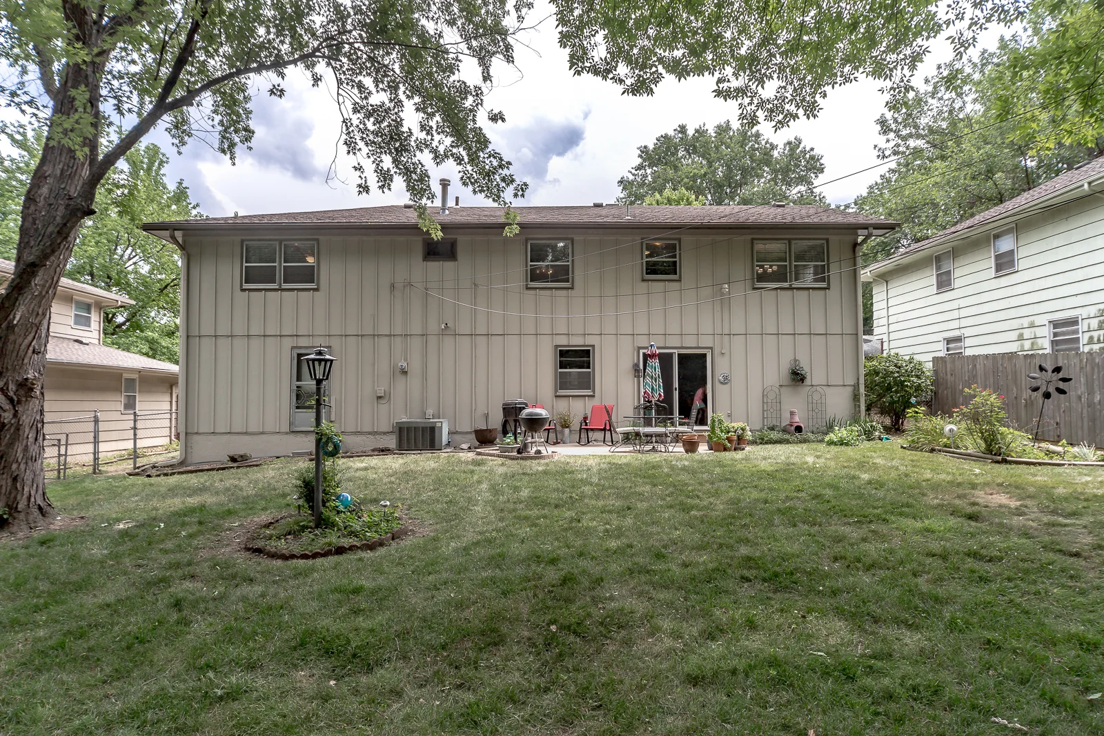 10404 Wyandotte St - Web-146.JPG