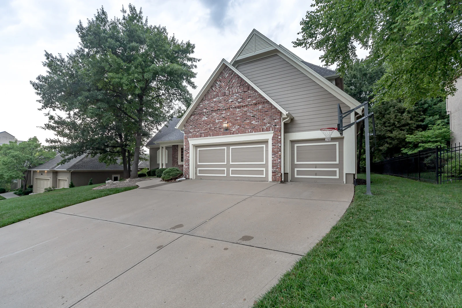 6520 W 106th St - Web-102.JPG