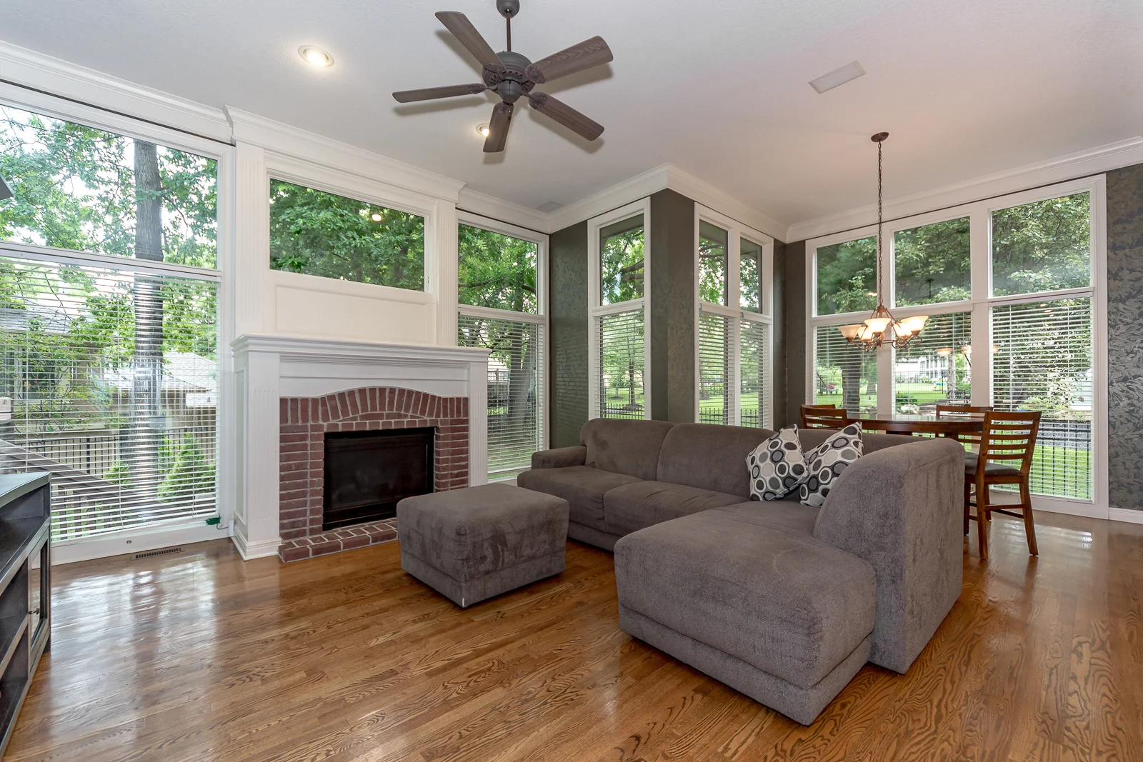 6520 W 106th St - Web-120.JPG