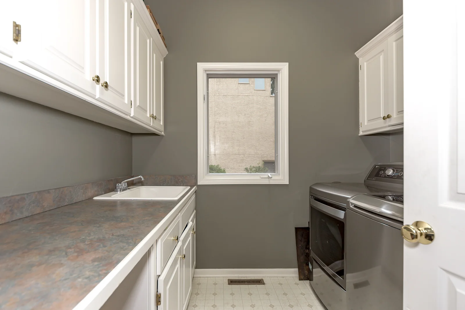 6520 W 106th St - Web-131.JPG