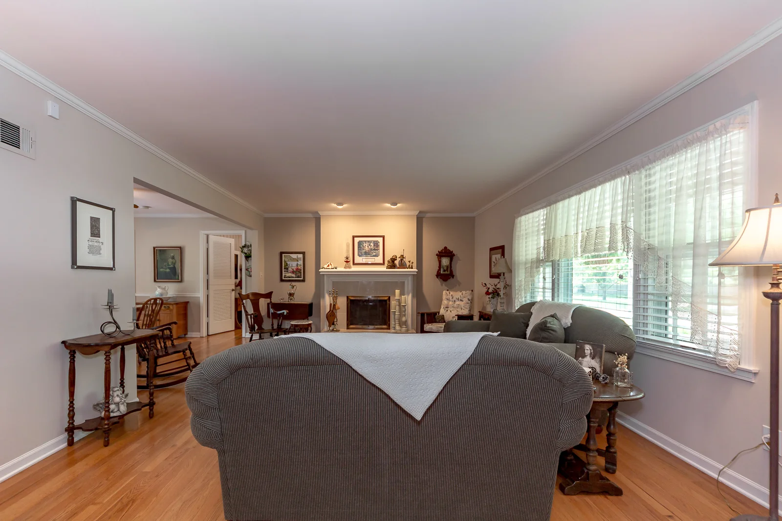 1210 W 96th St - Web-104.JPG