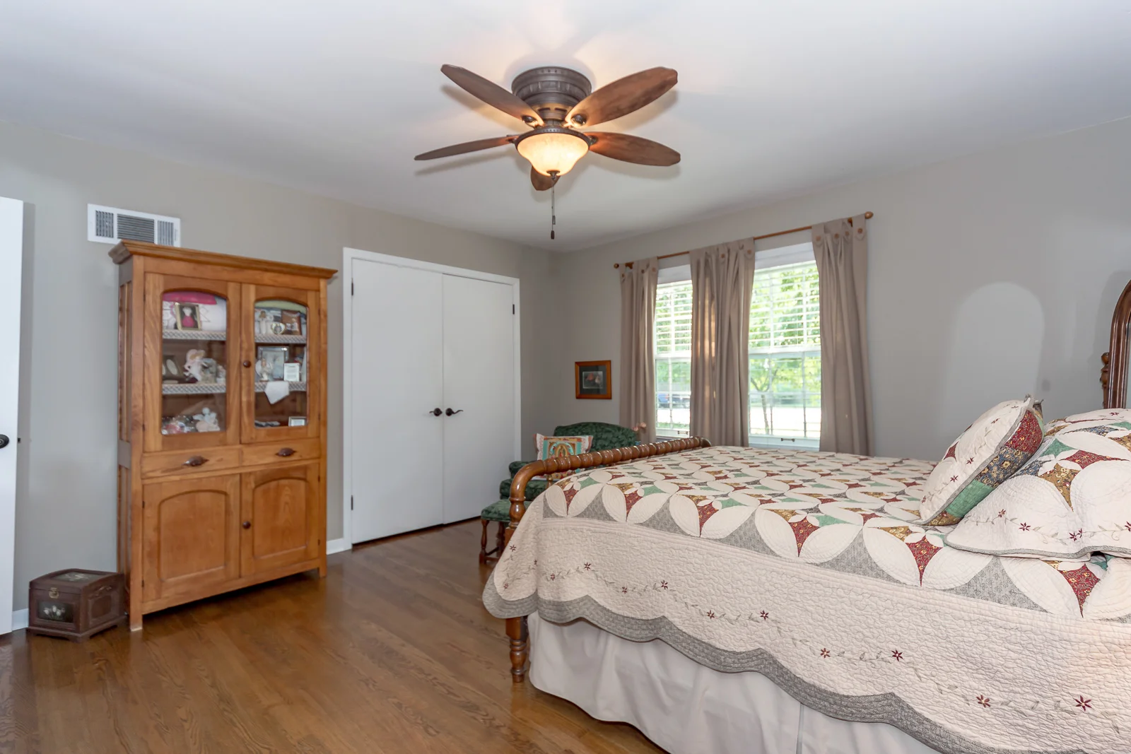 1210 W 96th St - Web-124.JPG