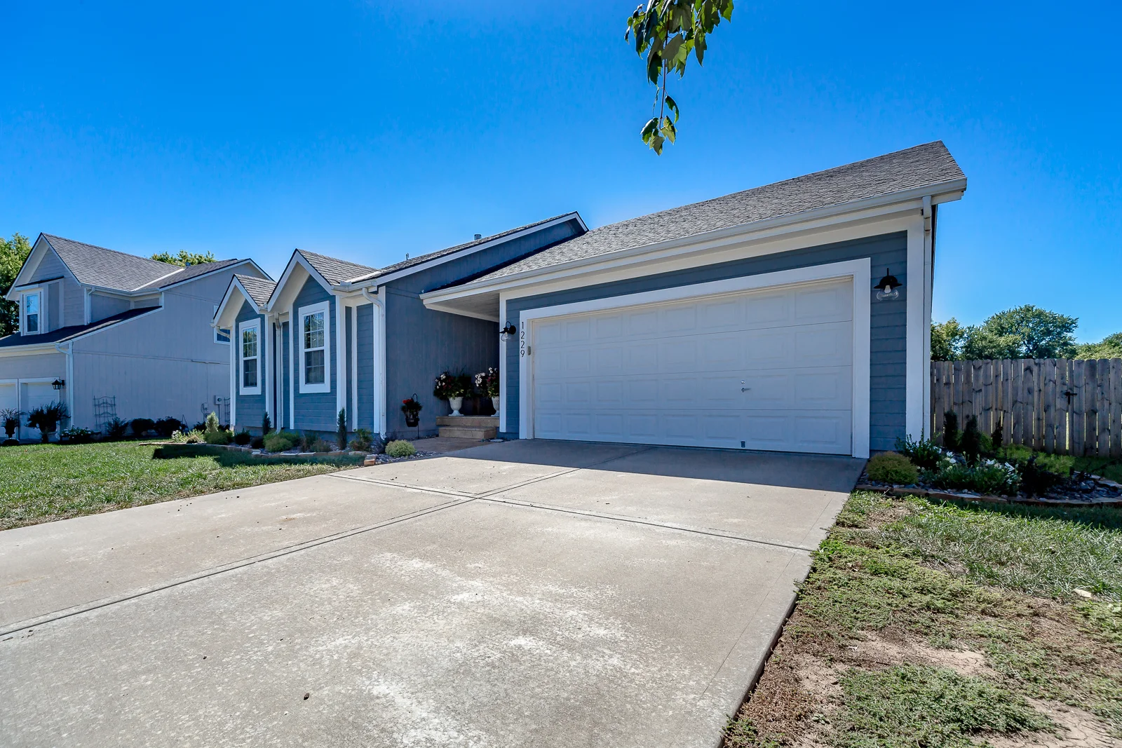 1229 Starbrooke Dr - Web-102.JPG