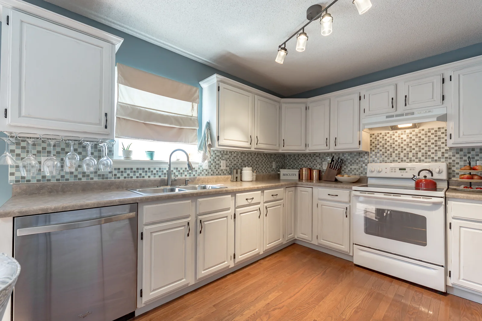 1229 Starbrooke Dr - Web-111.JPG