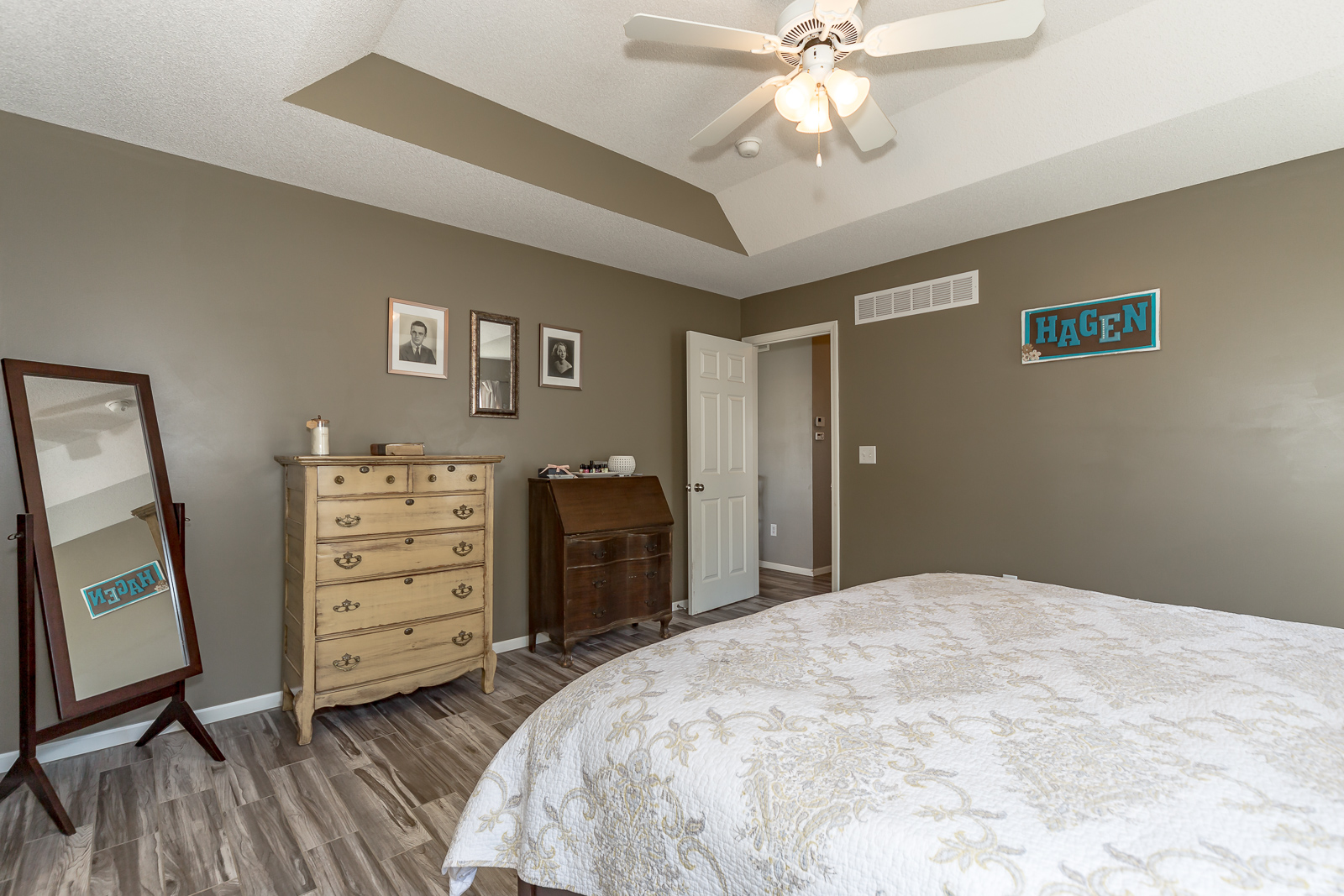 1229 Starbrooke Dr - Web-121.JPG