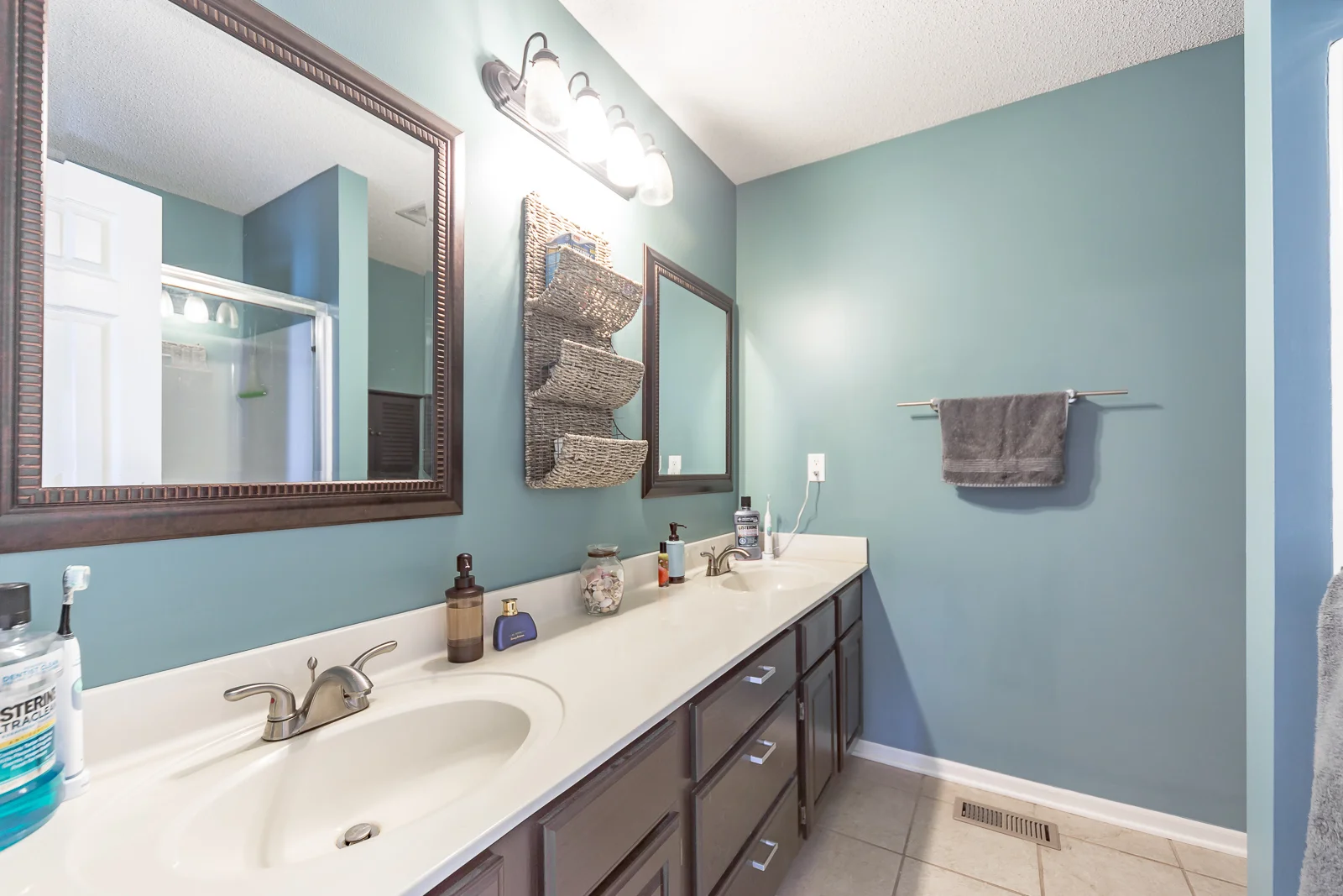 1229 Starbrooke Dr - Web-122.JPG