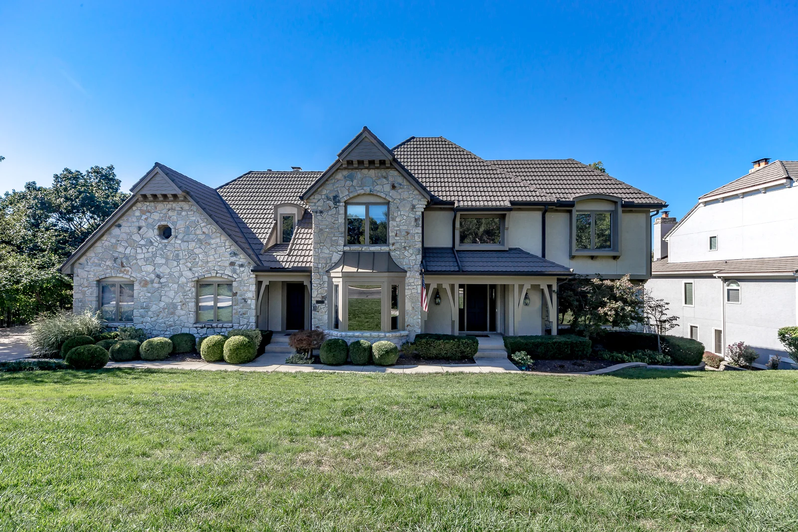 12520 Sherwood Dr - Web-101.JPG