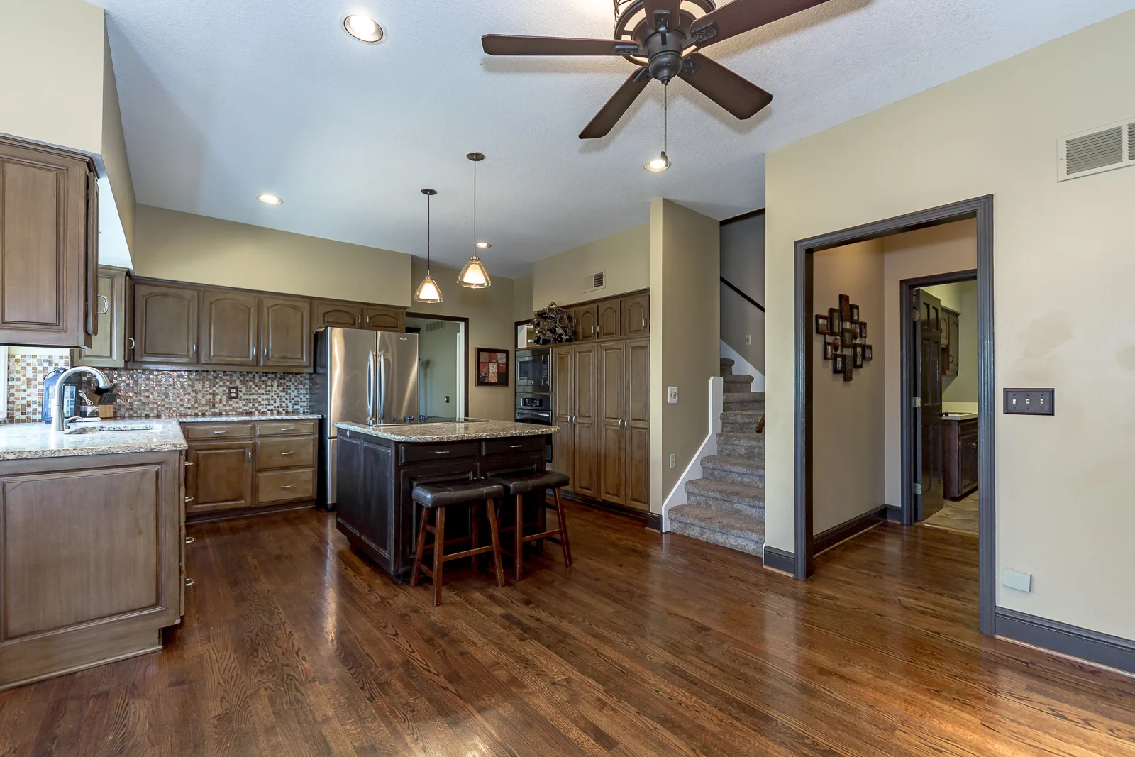 12520 Sherwood Dr - Web-121.JPG