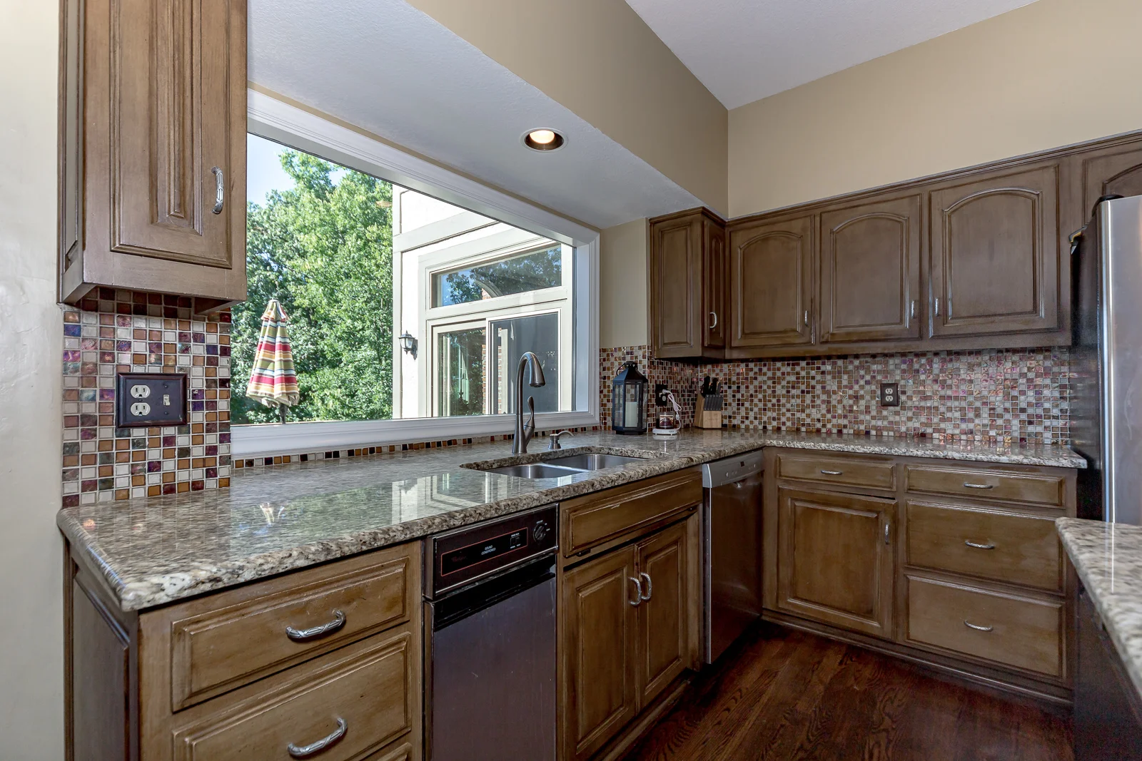 12520 Sherwood Dr - Web-123.JPG