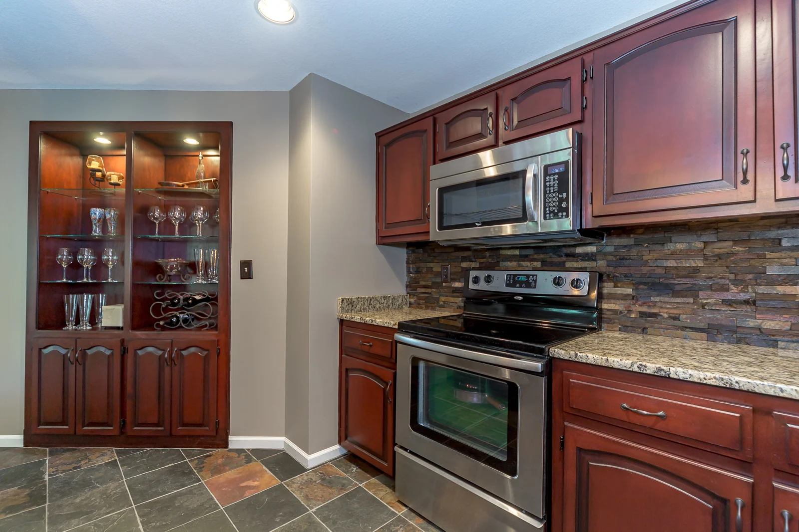 12520 Sherwood Dr - Web-154.JPG