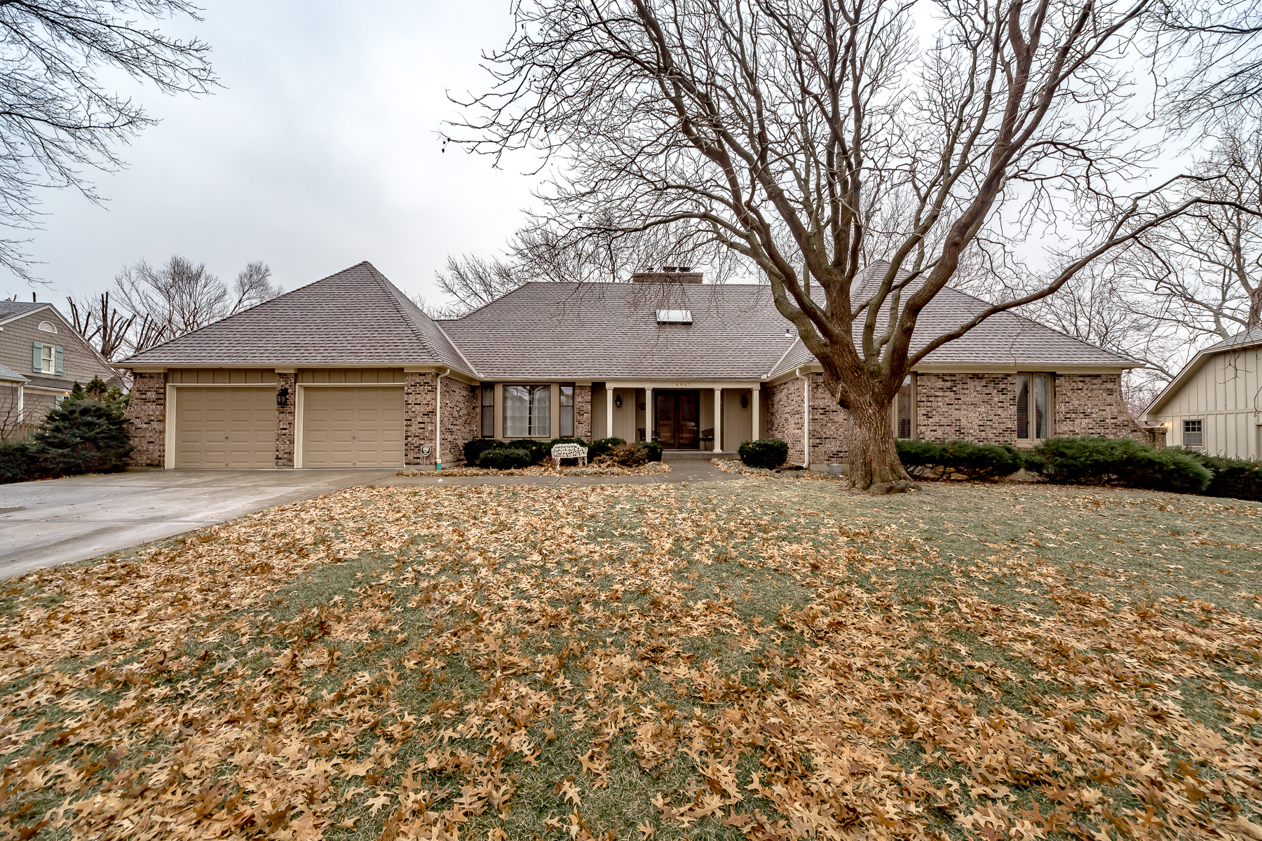 4907 W 112TH - Web-101.JPG