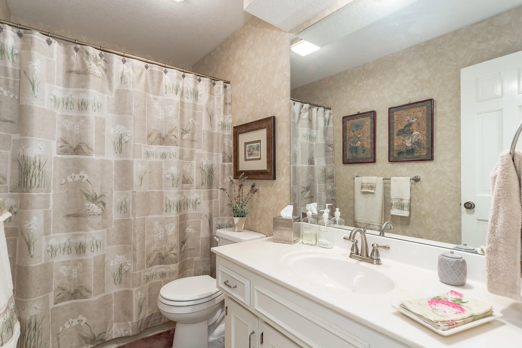 4907 W 112TH - Web-127.JPG