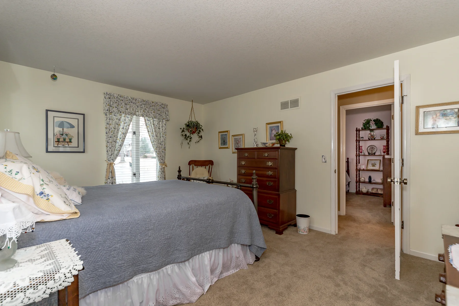 4907 W 112TH - Web-129.JPG