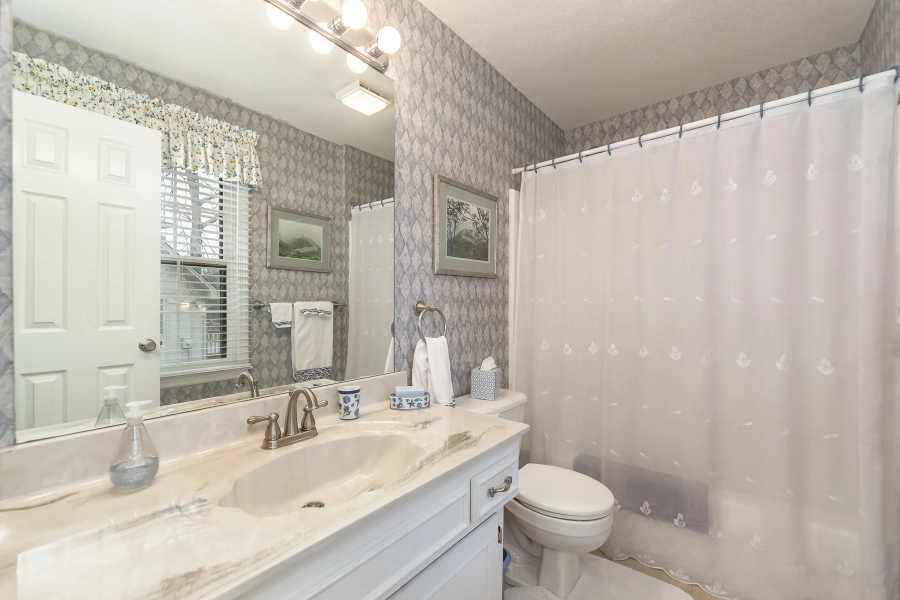 4907 W 112TH - Web-131.JPG