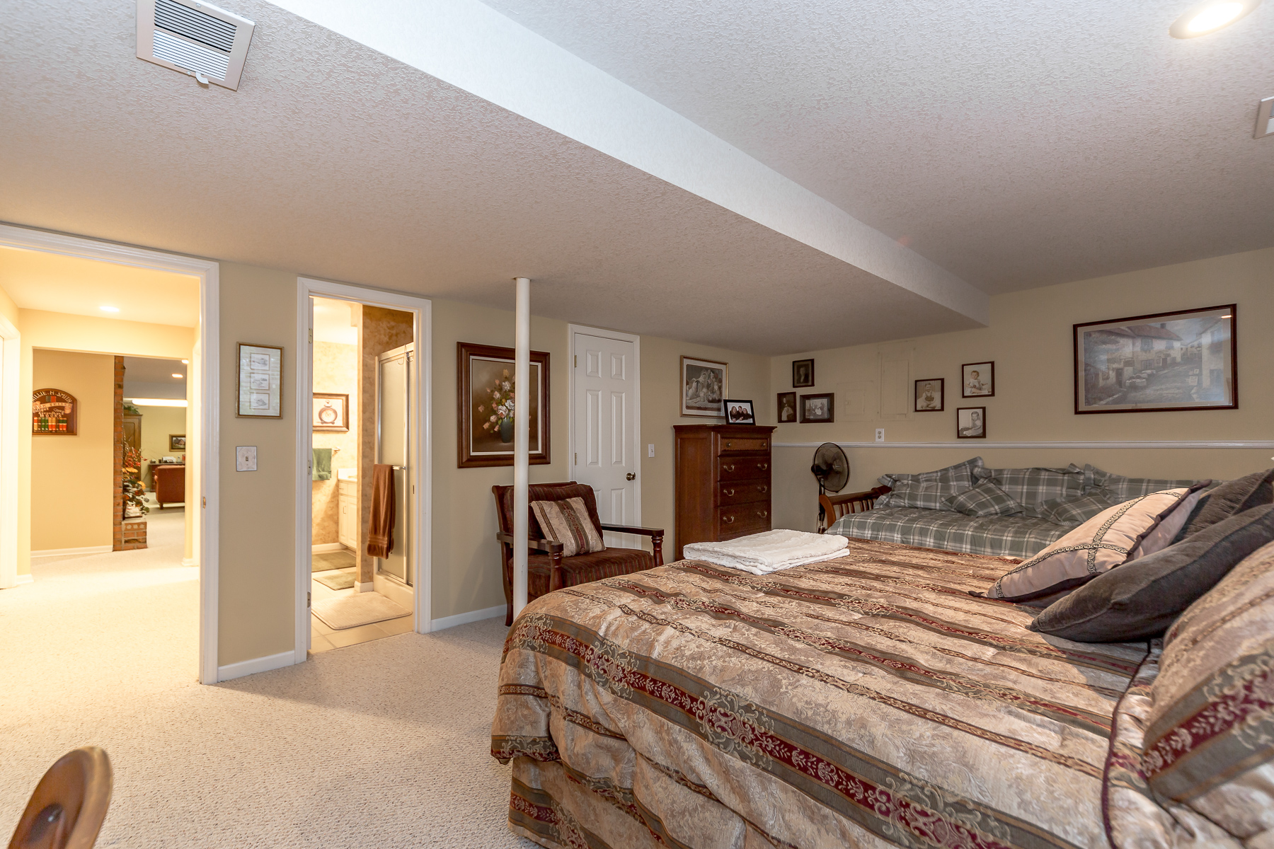 4907 W 112TH - Web-151.JPG