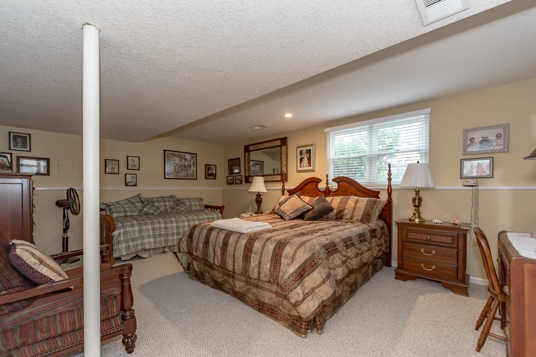 4907 W 112TH - Web-150.JPG