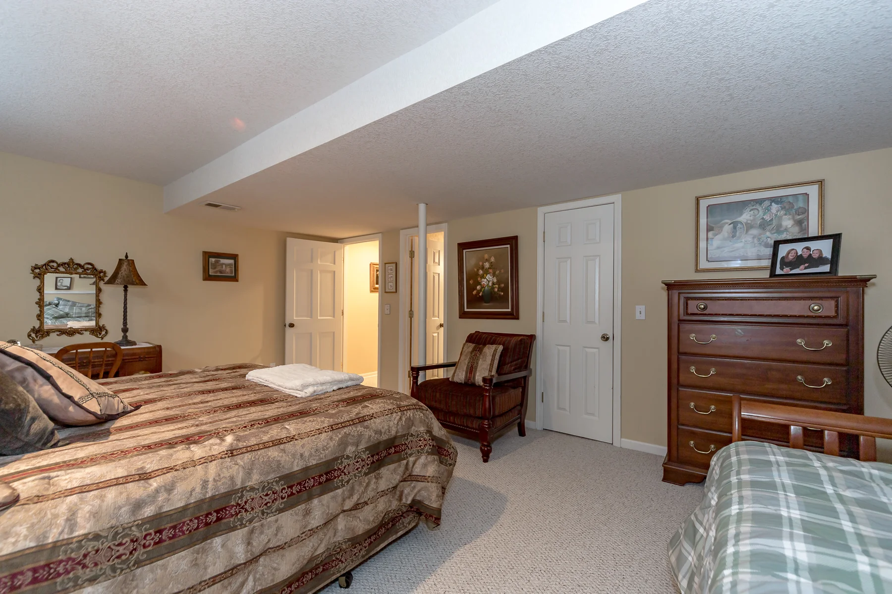 4907 W 112TH - Web-152.JPG