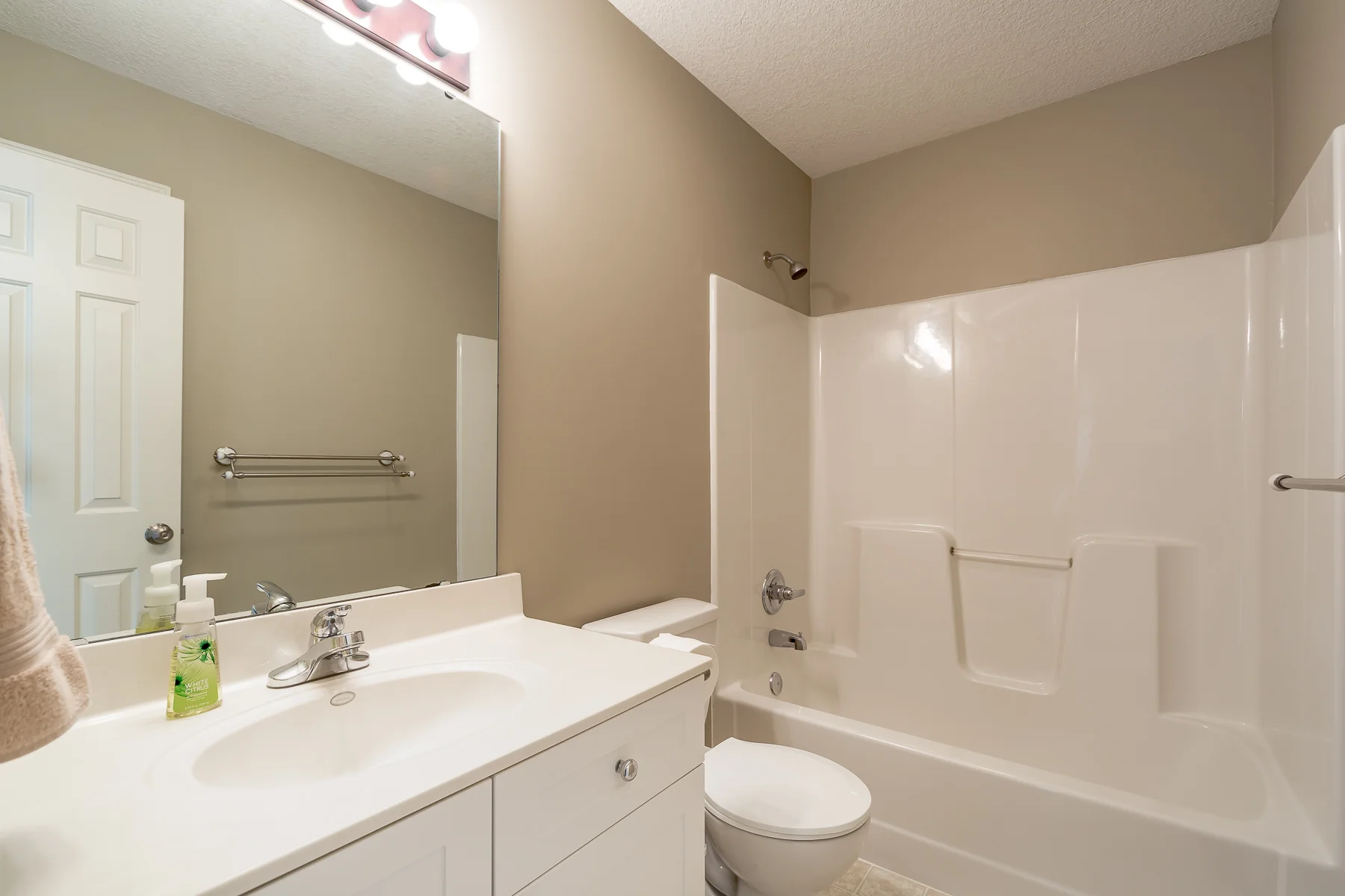 21160 West 123rd Street - Web-130.JPG