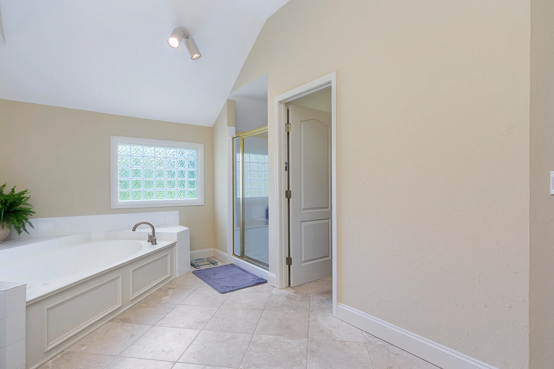 14217 Granada - Web-243.JPG