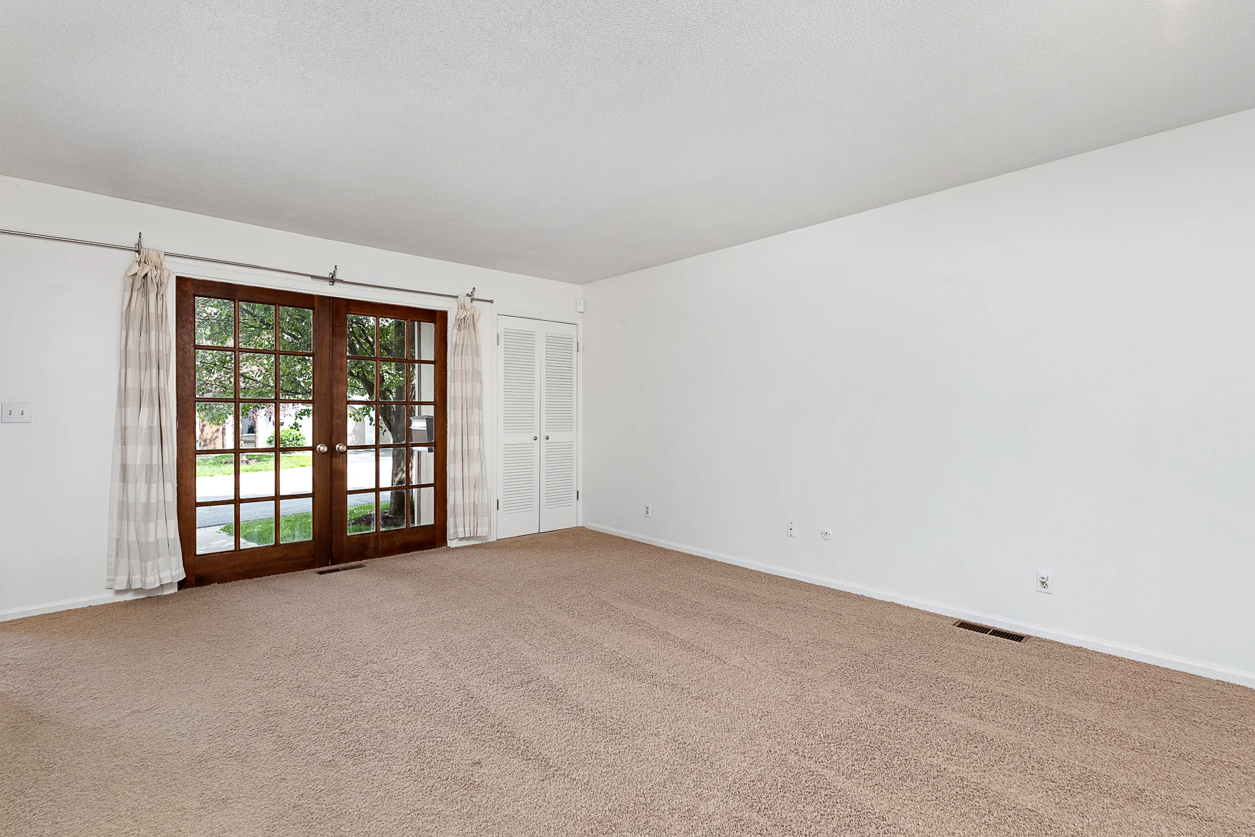 6556 West 49th Street - Web-207.JPG