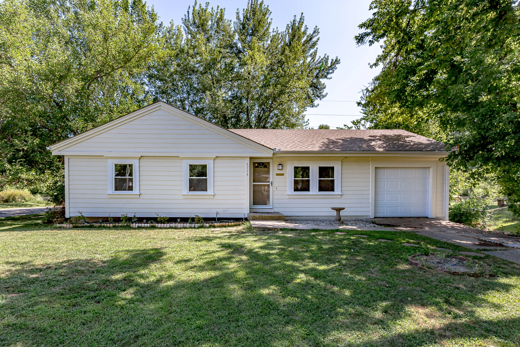 6713 East 134th Terrace - Web-201.JPG