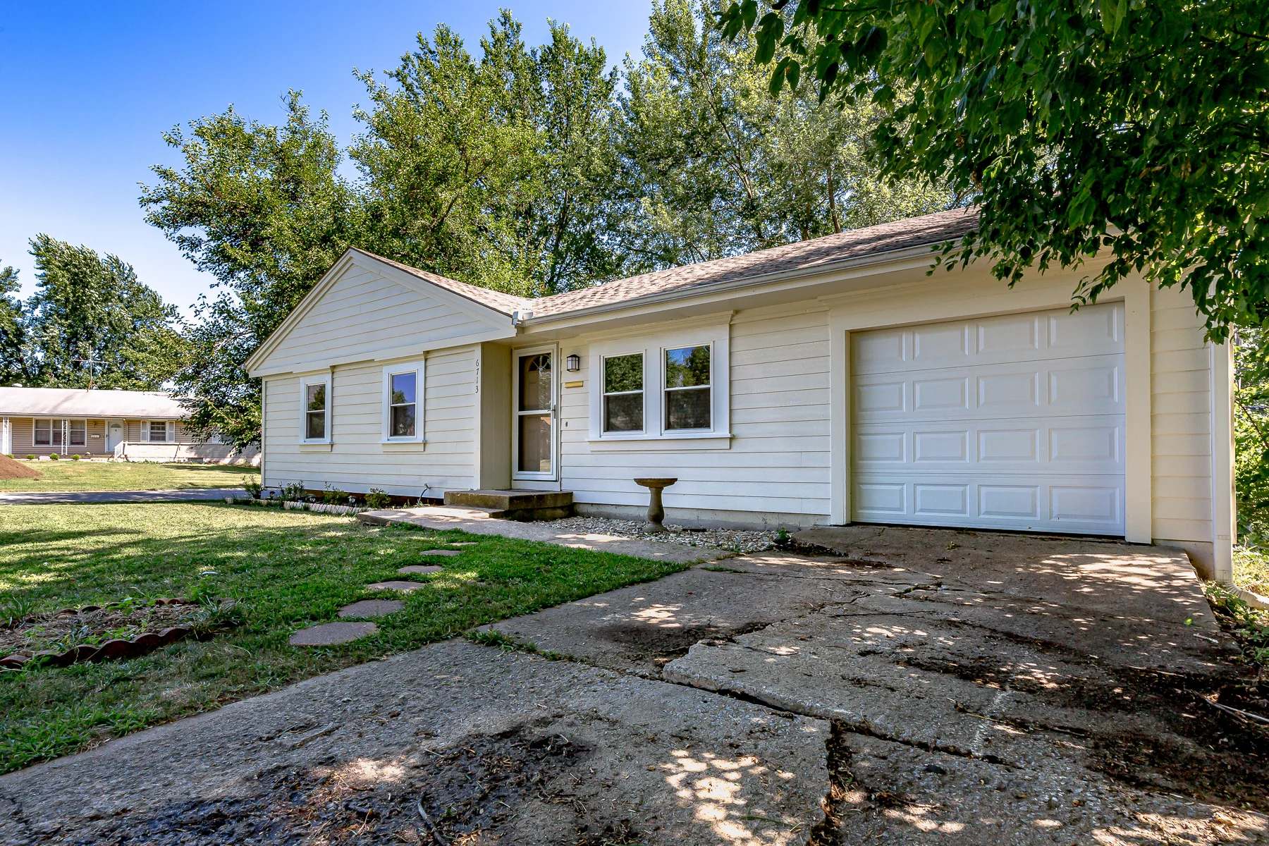 6713 East 134th Terrace - Web-202.JPG