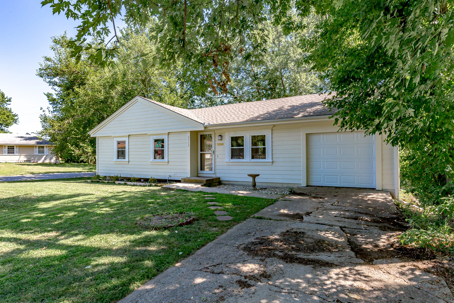 6713 East 134th Terrace - Web-203.JPG