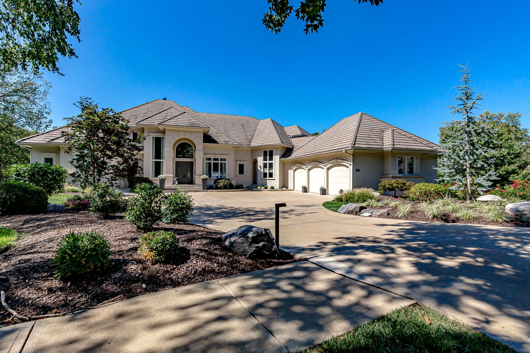 2920 W 113th St - Web-101.JPG