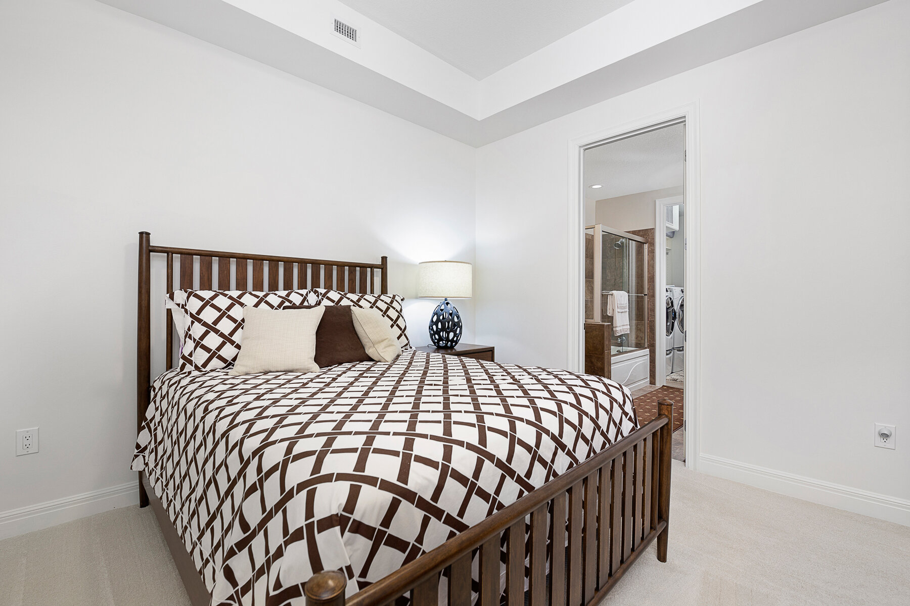 1101 Walnut St Unit 1806 - Web-314.JPG