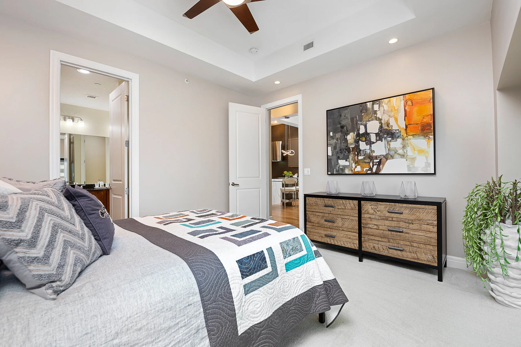 1101 Walnut St Unit 1806 - Web-320.JPG