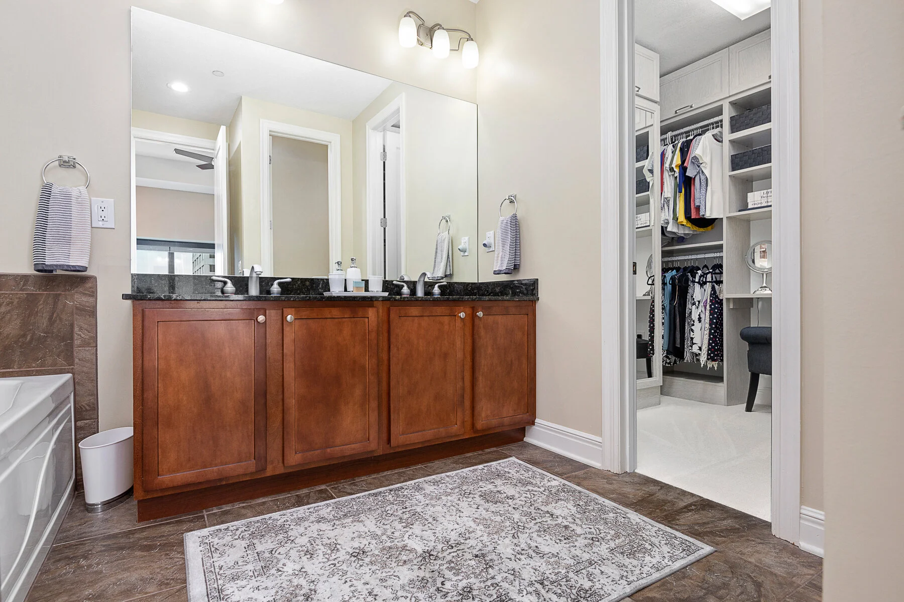 1101 Walnut St Unit 1806 - Web-322.JPG