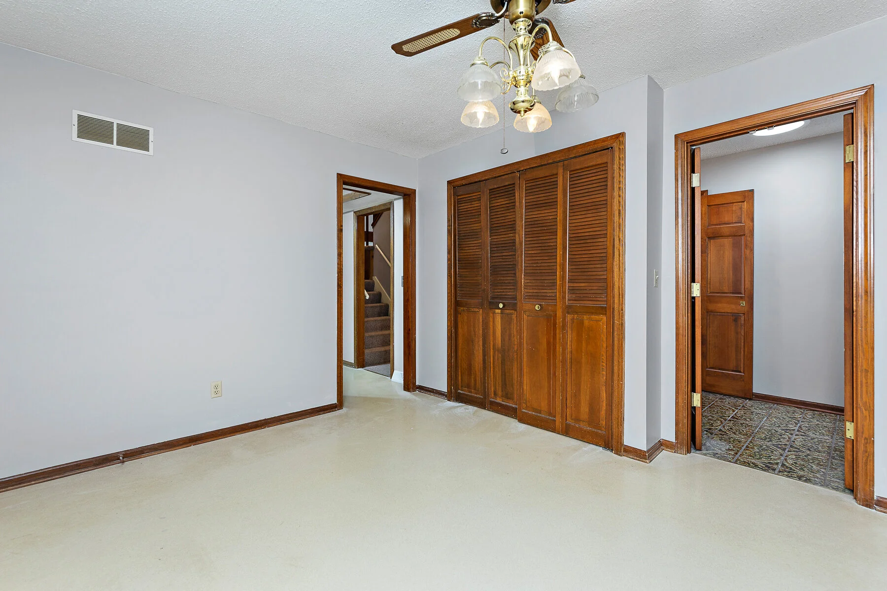 6225 MULLEN ROAD - Web-205.JPG