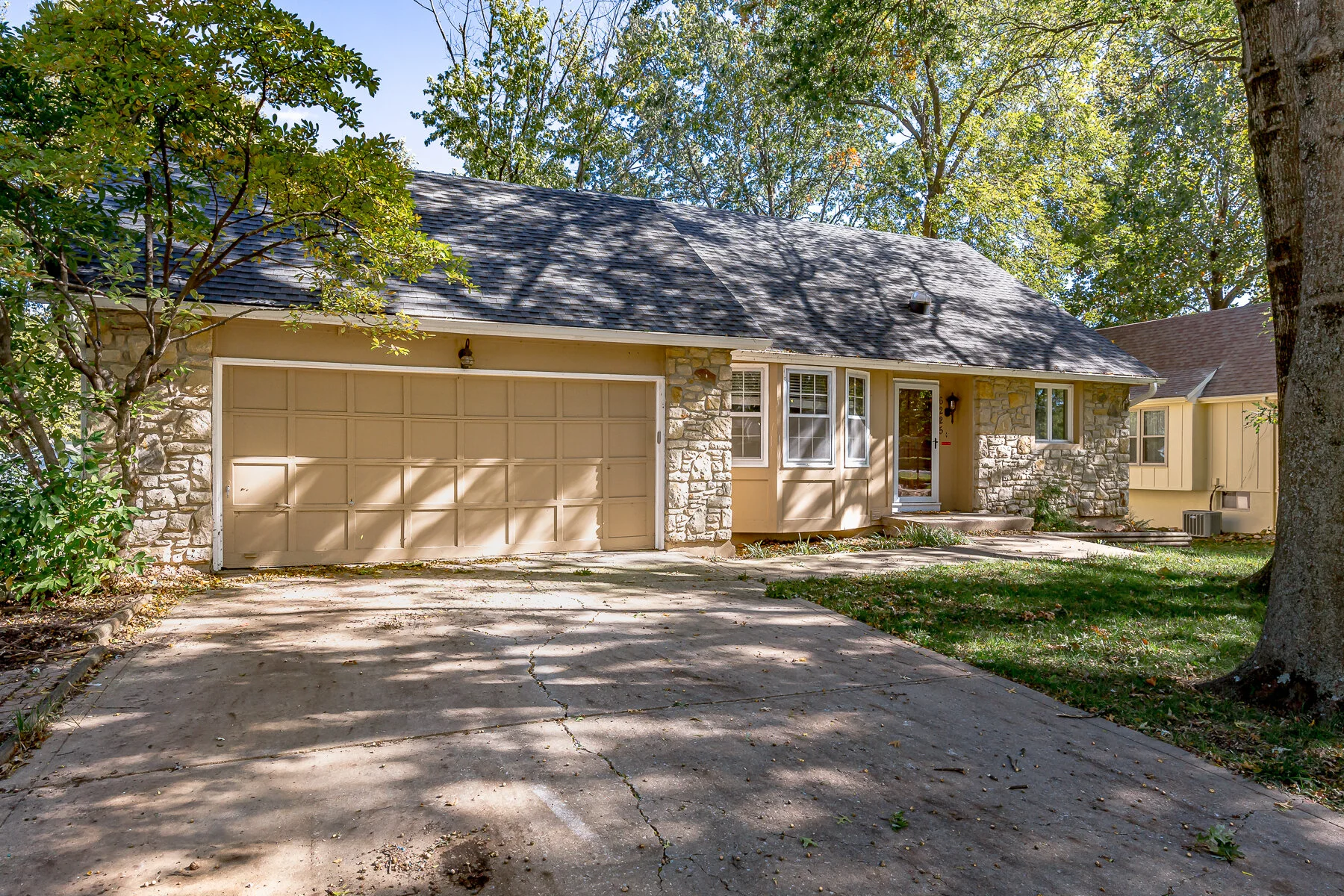 6225 MULLEN ROAD - Web-200.JPG