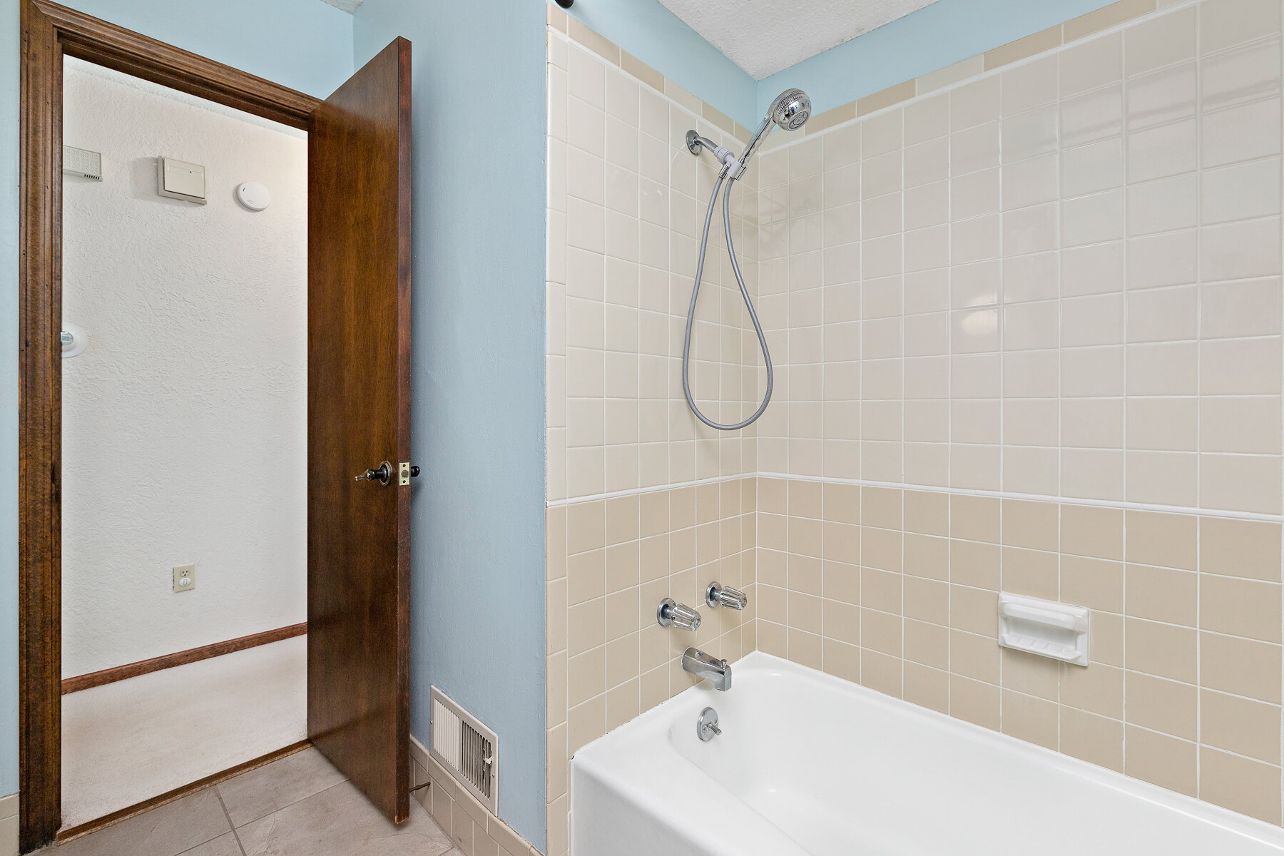 3506 NE Grant St - Web-117.jpg