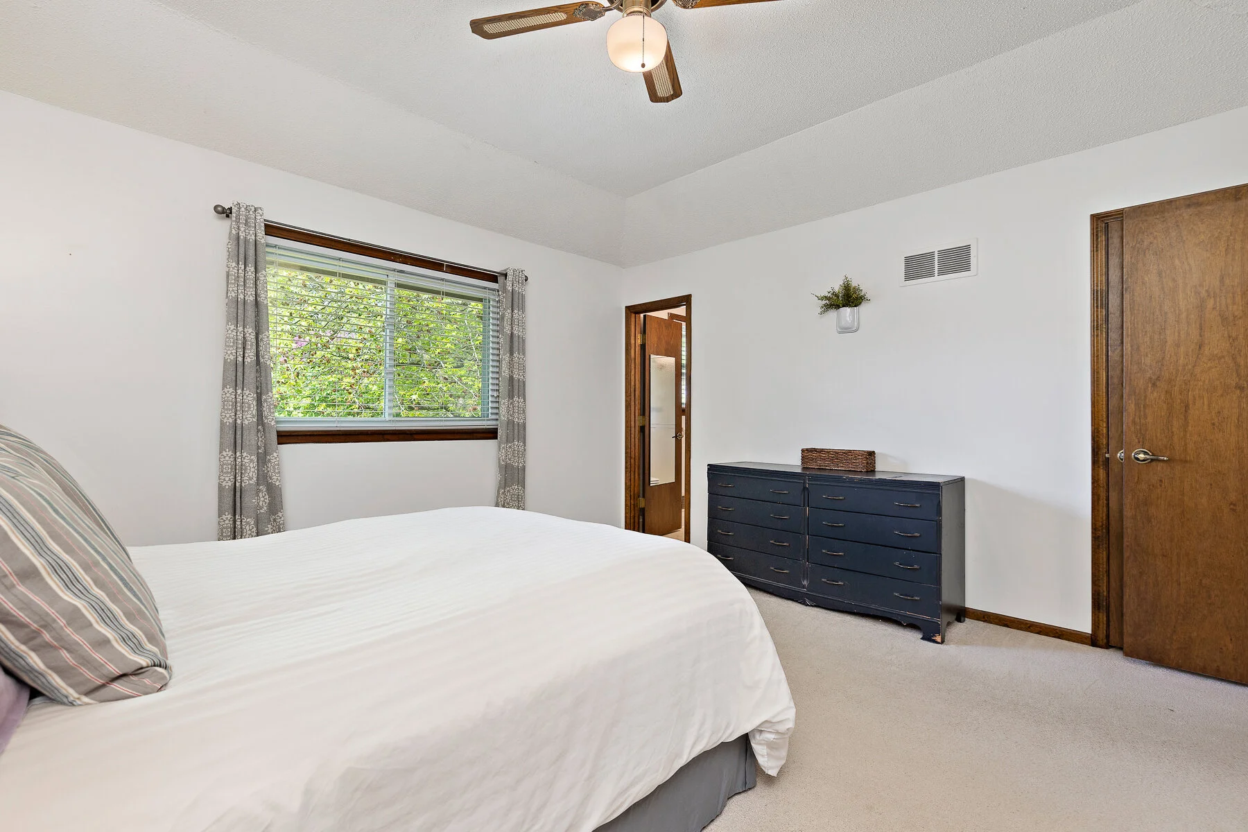 3506 NE Grant St - Web-121.jpg