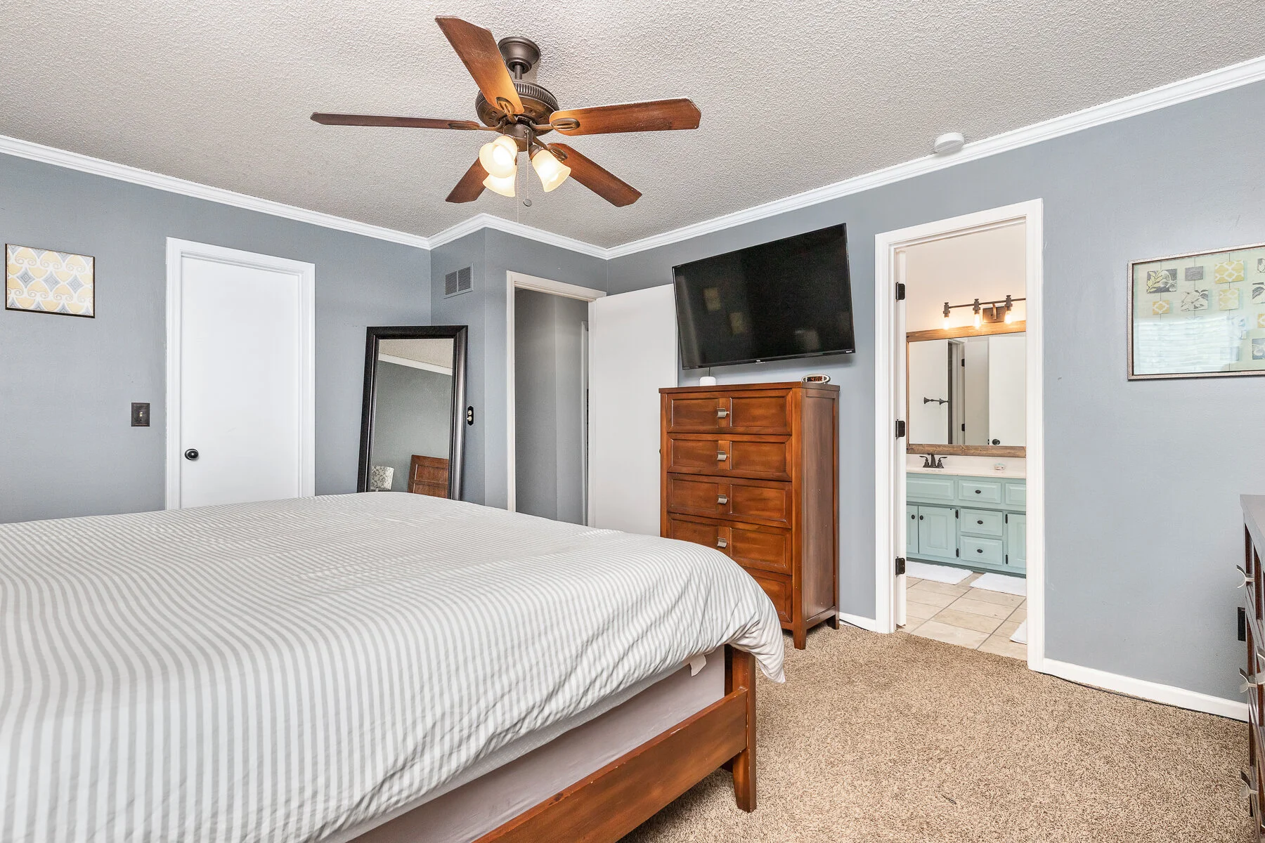 8815 West 118th Terrace - Web-129.jpg
