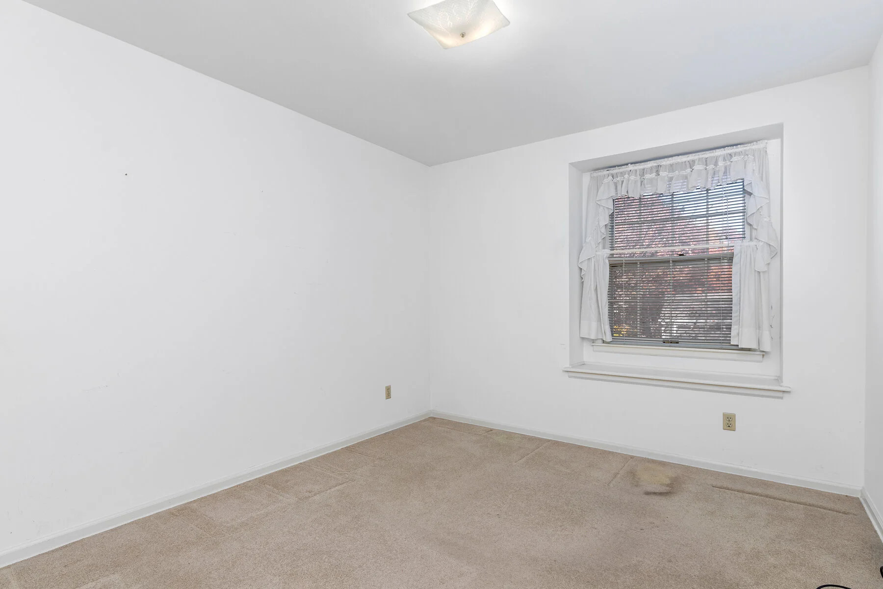 9816 Glenwood Street - Web-116.JPG