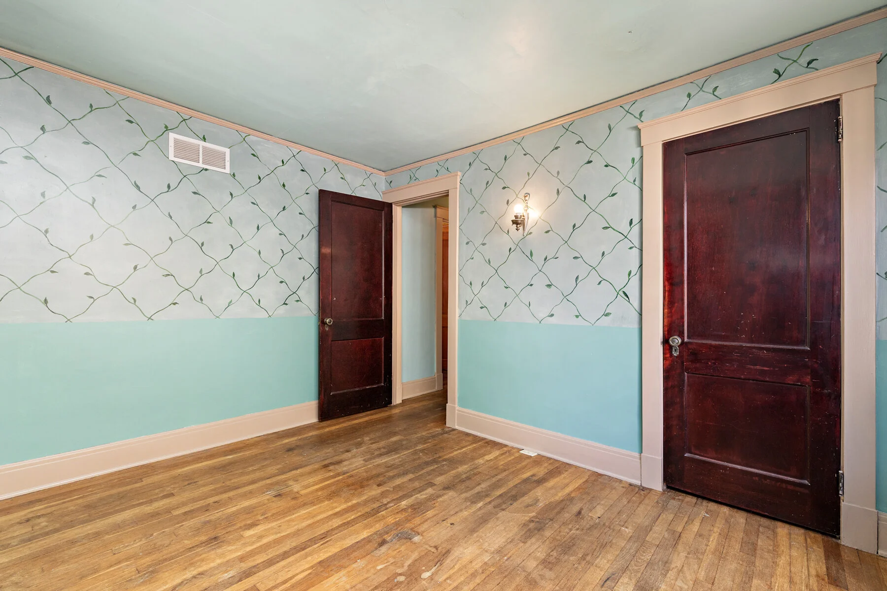 5846 Harrison Street - Web-120.JPG