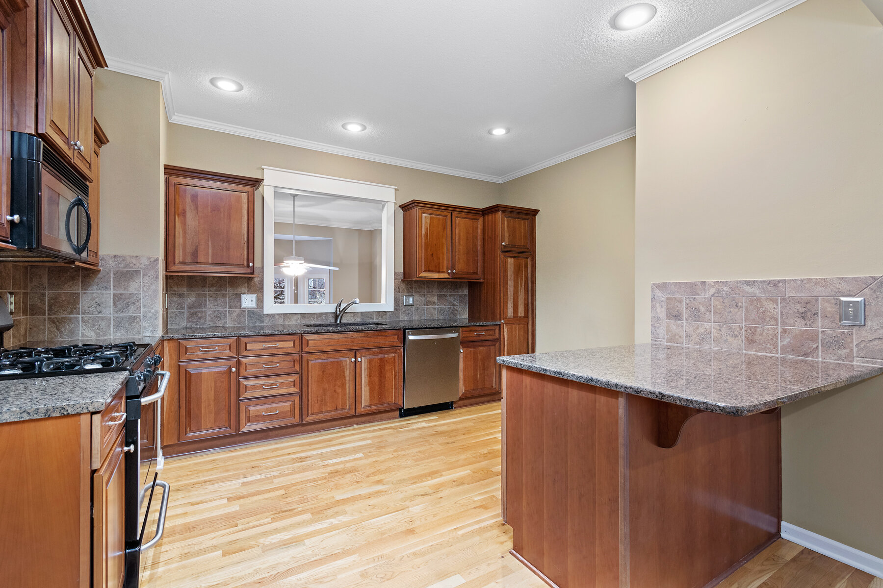 3001 N Gentry Park - Web-109.JPG