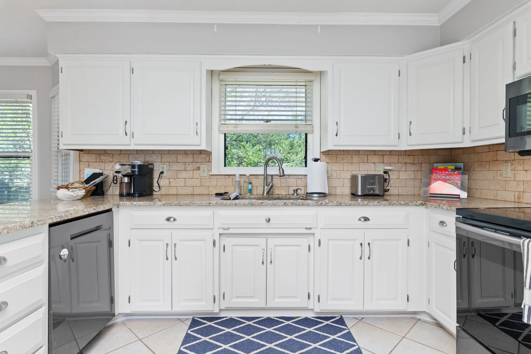 15602 W 81ST STREET - Web-117.JPG