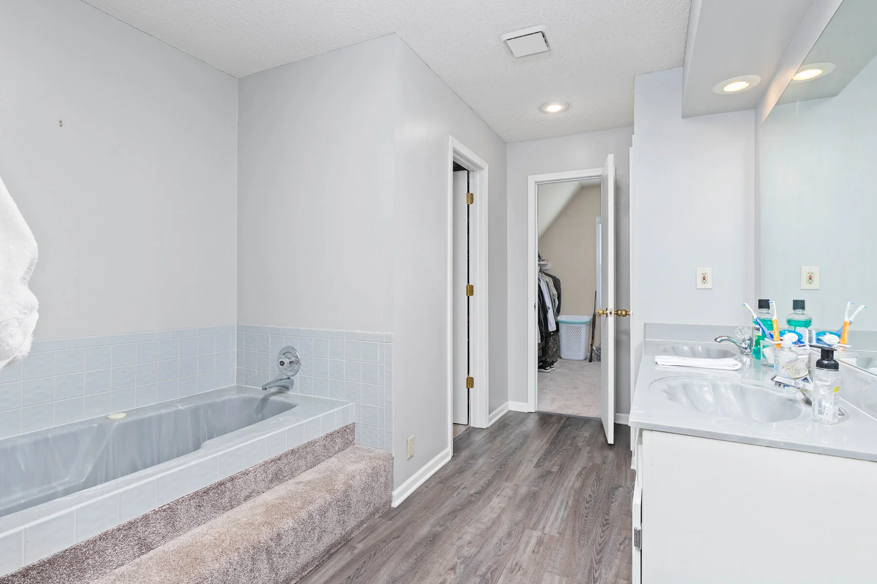 15602 W 81ST STREET - Web-121.JPG