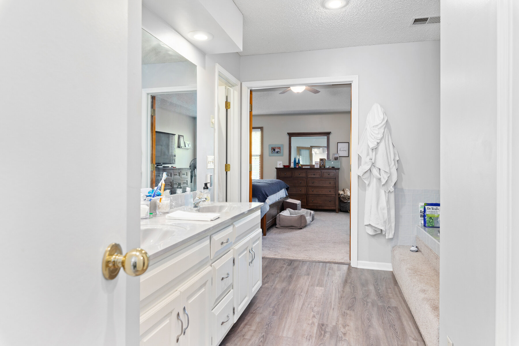 15602 W 81ST STREET - Web-122.JPG