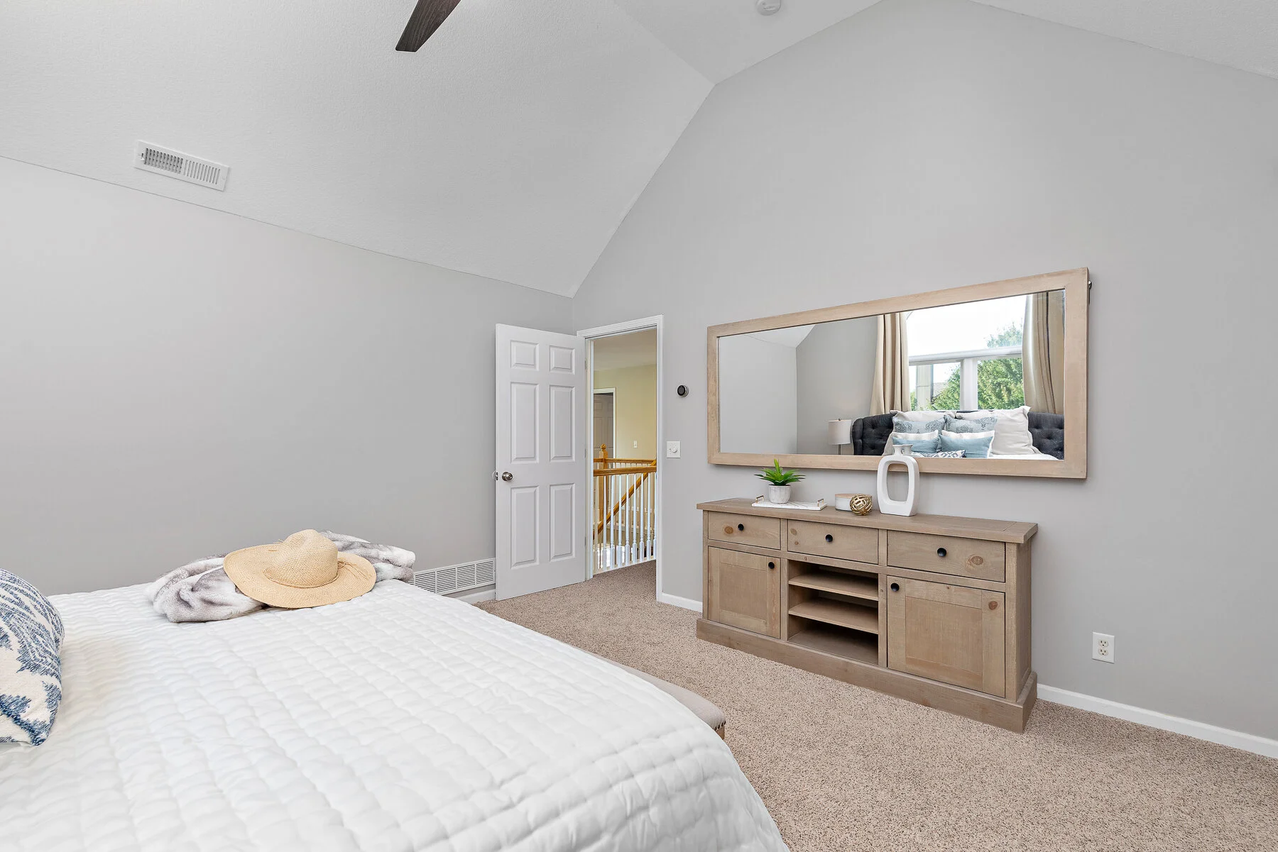 1200 SW Summit Hill Dr - Web-128.JPG